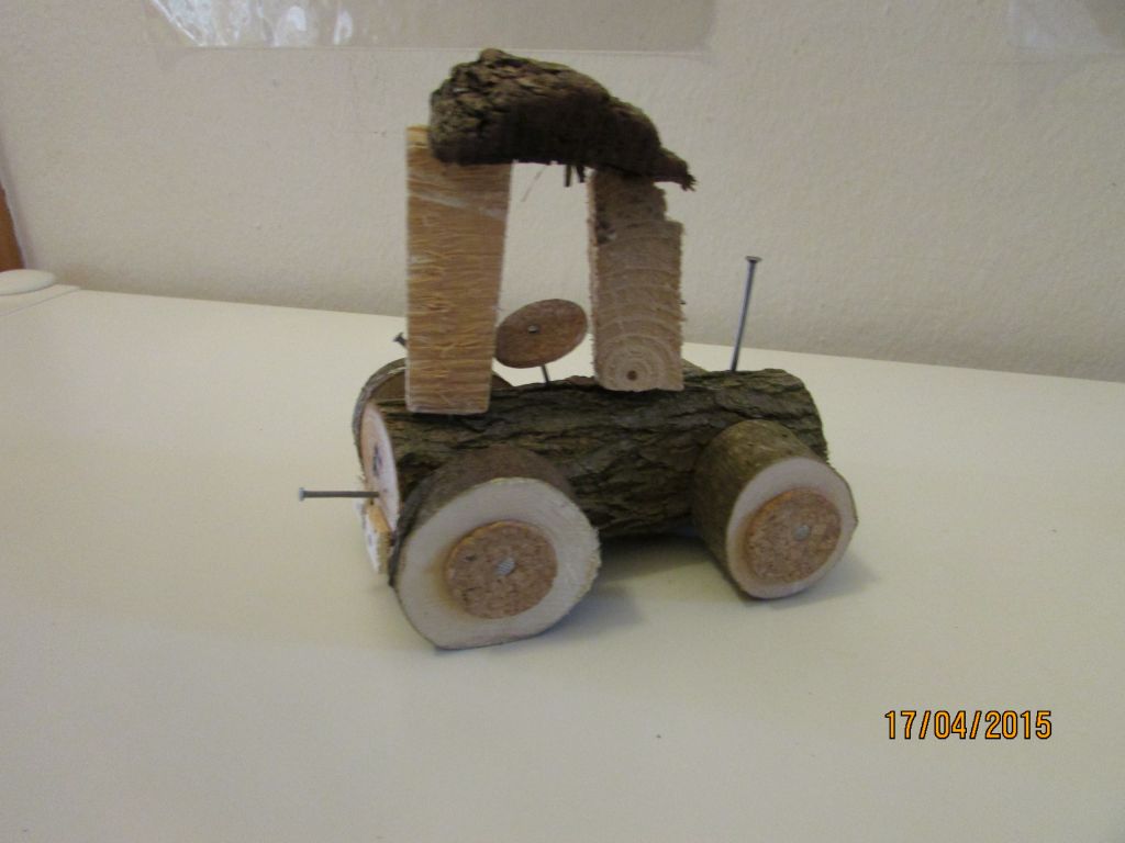 Holzauto.JPG